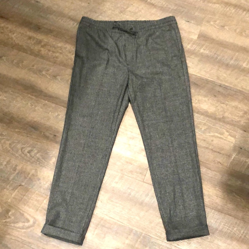 NWT Grey and white pattern men’s dress pants size large H&M